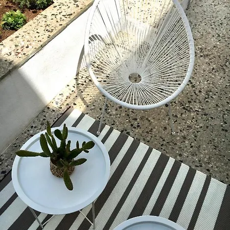 Cozy House With Backyard At Iraklio Attikis