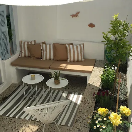 Cozy House With Backyard At Iraklio Attikis * Athens