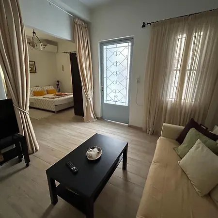 Apartment Cozy House With Backyard At Iraklio Attikis Athens